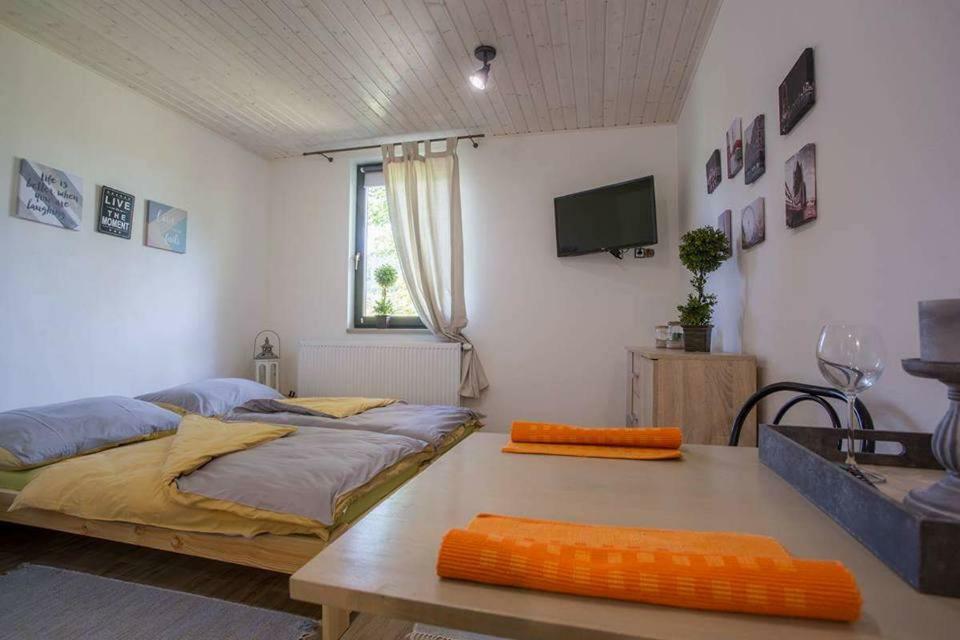Pod Horou Apartment Stiavnicke Bane Bagian luar foto